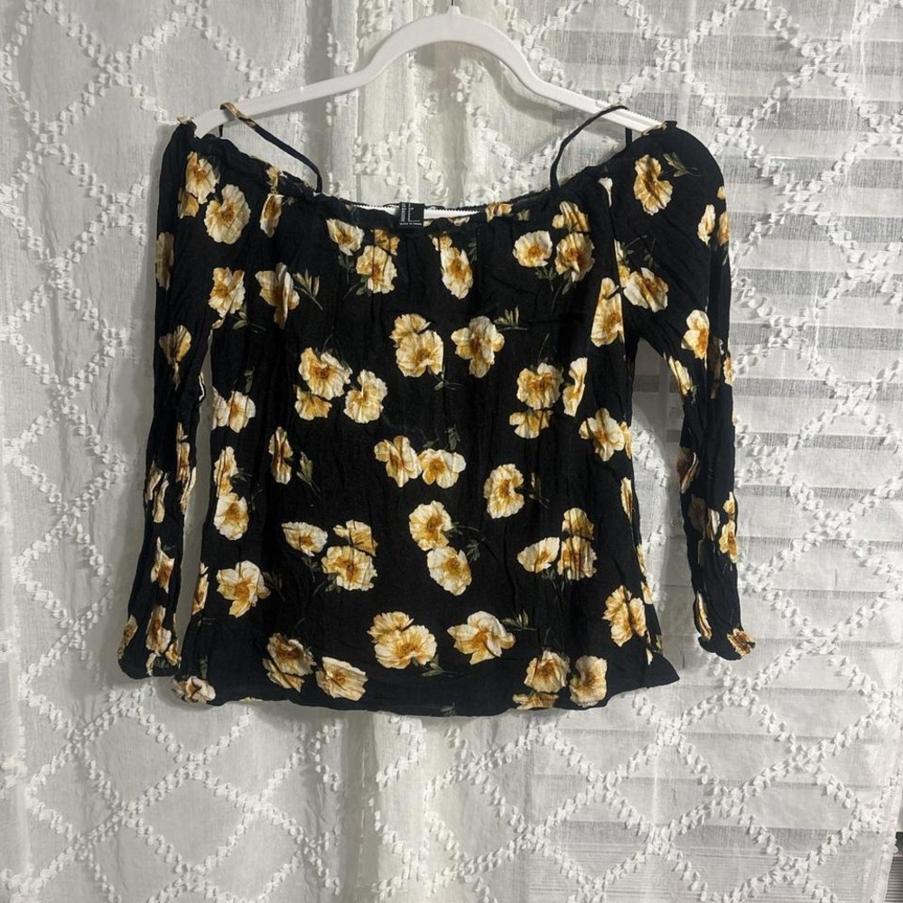 Forever 21 Women Off Shoulder‎ Sunflower FlowyTop Small